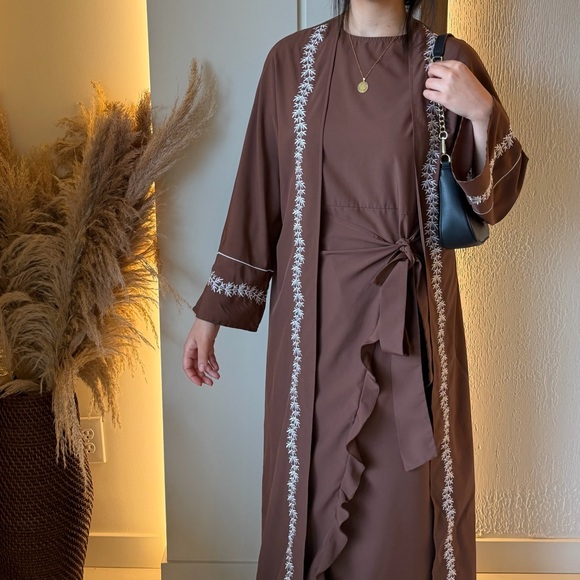 brown abaya - Picture 4 of 4